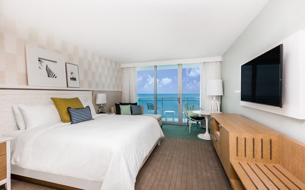 Guestroom at the Wyndham Grand Clearwater Beach; Courtesy of Wyndham Grand Clearwater Beach