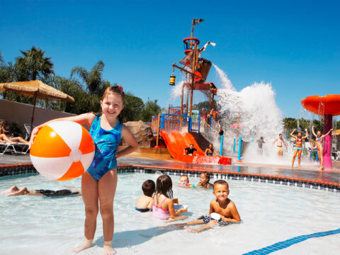 Howard Johnson by Wyndham Anaheim Hotel and Water Playground