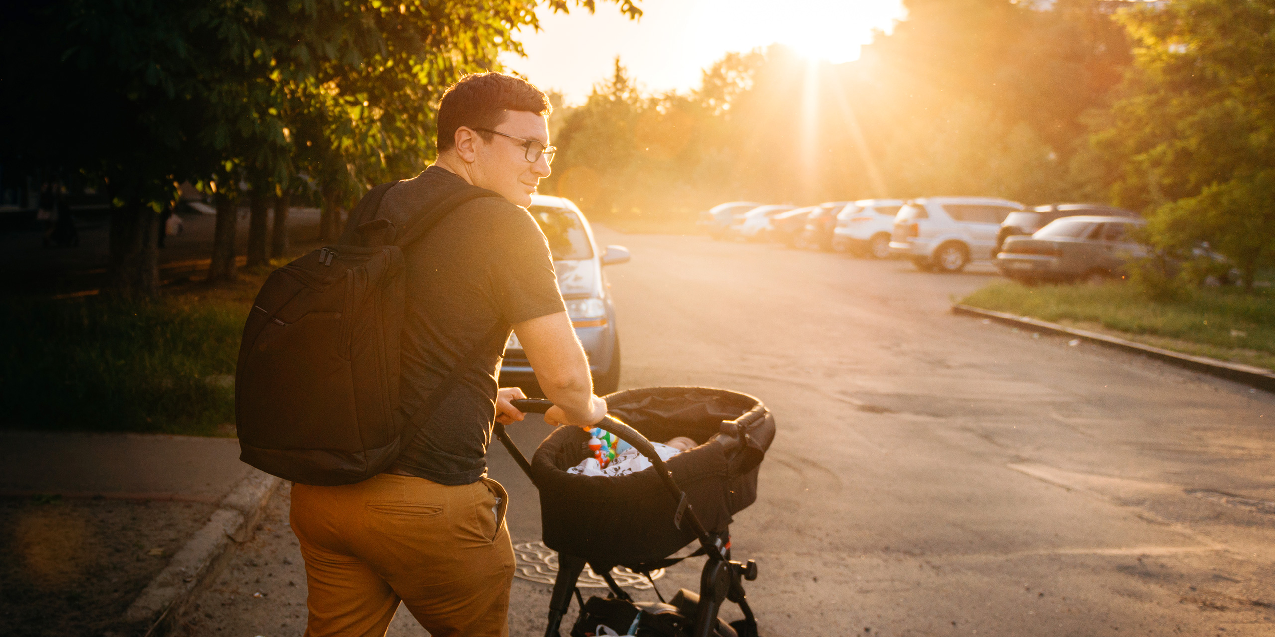 dad baby bassinet stroller backpack ; Courtesy of Troyan/Shutterstock
